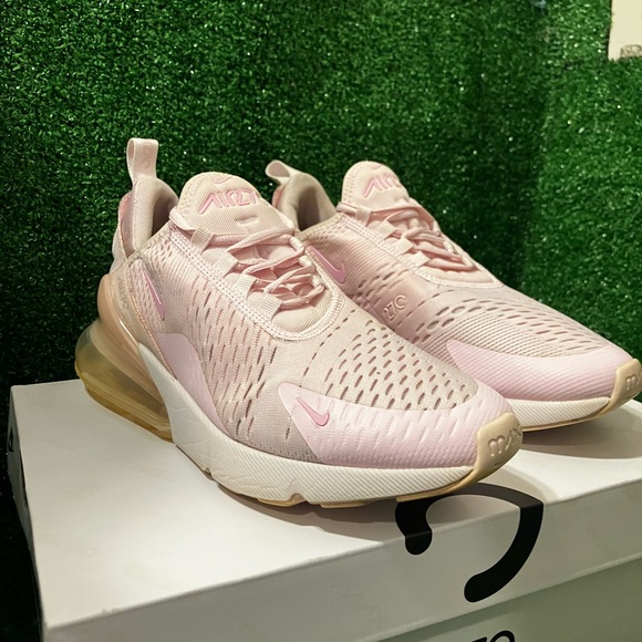 Nike Women's Pink  & White Air Max 270 women’s size 8 - Picture 1 of 11